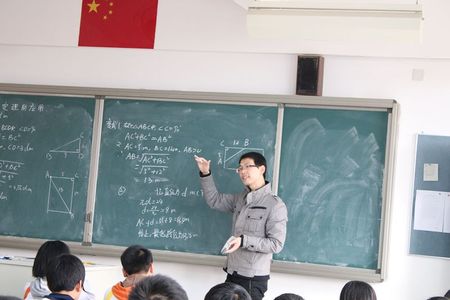 数学老师俞波精细讲解《勾股定理》.JPG